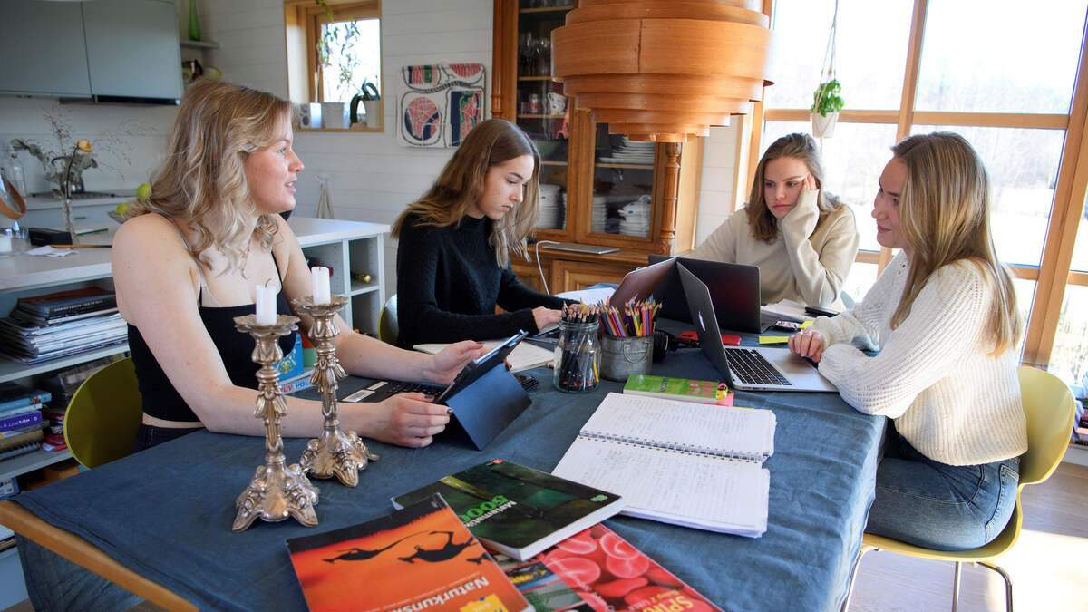 What Is an Admin Night? Inside the Trend Helping Adults Get Their Lives Together