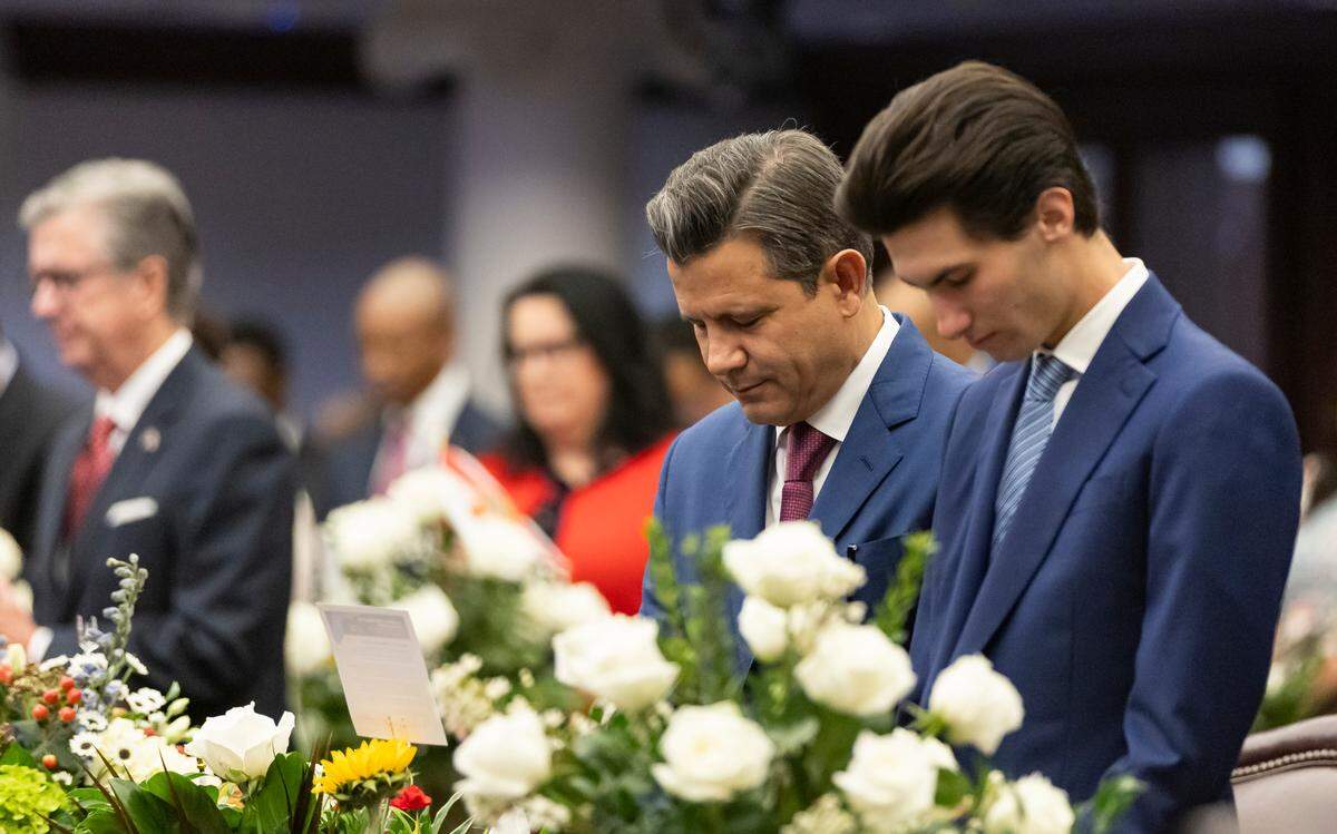 Former Florida Senate Minority Leader Jason Pizzo prays during the first day of the legislative session at the Florida State Capitol on Tuesday, March 4, 2025, in Tallahassee, Fla.