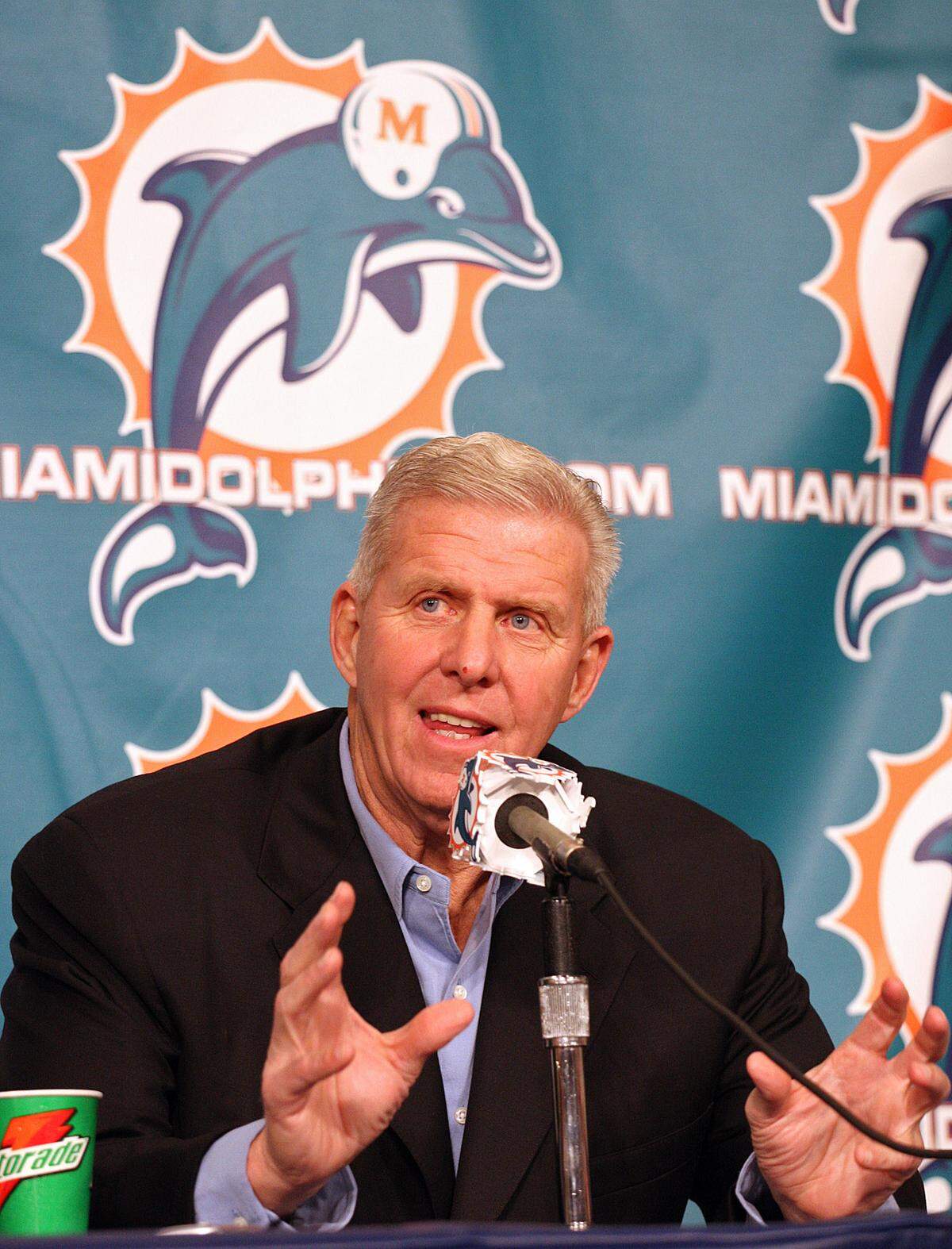For Sports 12/27/07  Photo by Joe Rimkus Jr./ MIAMI HERALD STAFF..At Dolphins Camp at NSU in Davie.Press Conference introducing Bill Parcells as the team's Executive Vie President of Football Operations.Bill Parcells talks to media.JOE RIMKUS JR./ MIAMI HERALD STAFF