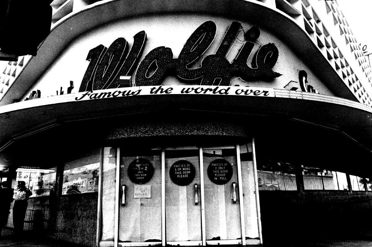 In 1981, Wolfie’s at Lincoln andCollins in South Beach.