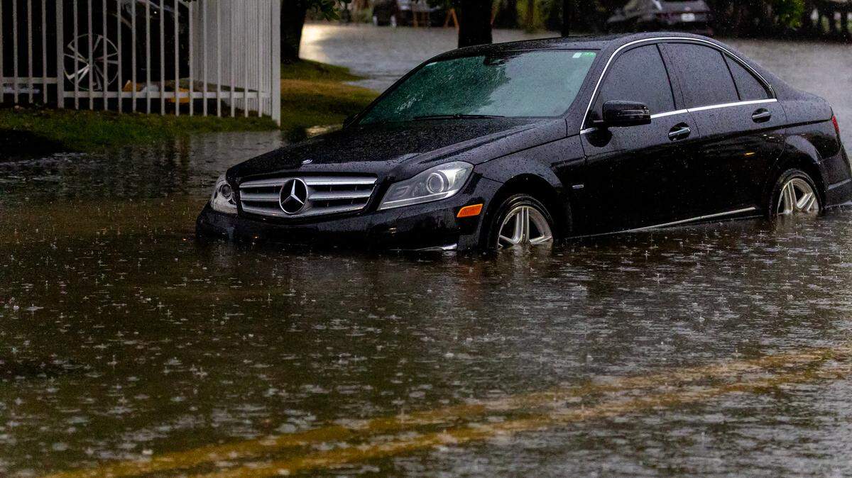 ‘We’re prepared for the worst’: South Floridians weather ‘rare’ flash flood emergency