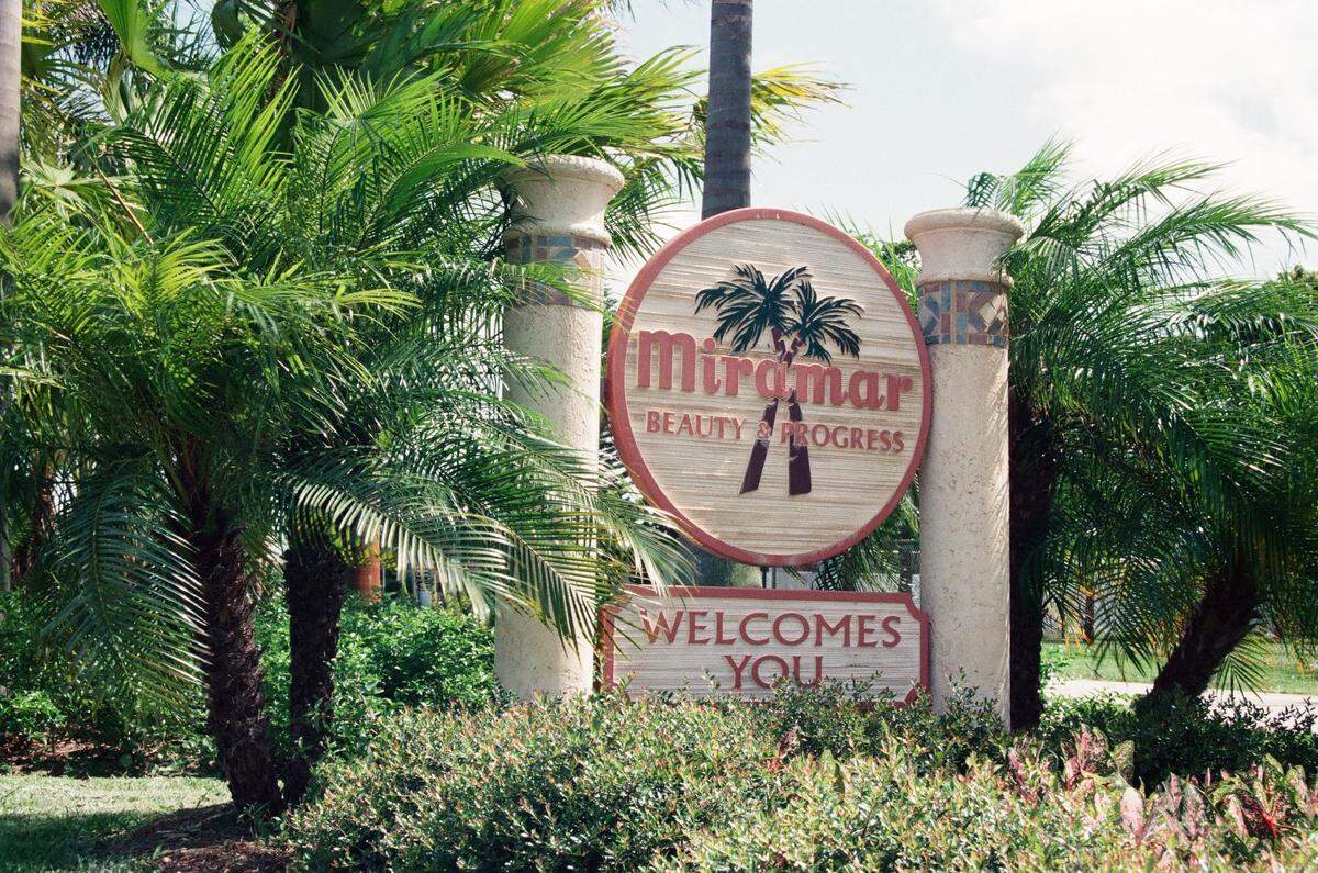 Welcome to Miramar sign in 1999.