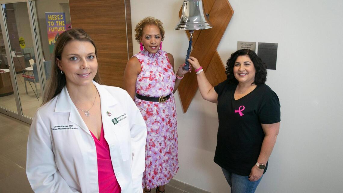 Sobrevivientes de cáncer de seno ayudan a otras personas con su diagnóstico