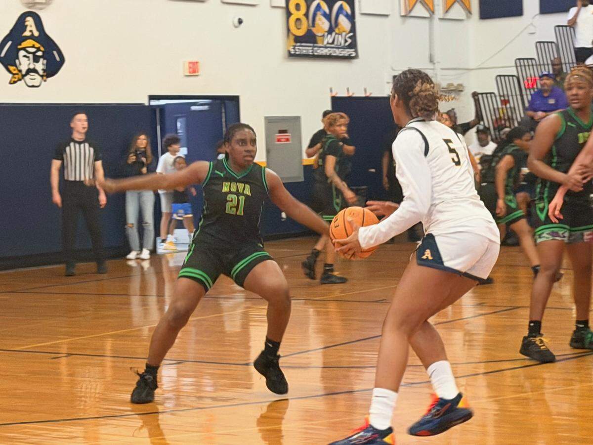 Sophomore guard London Thomas (right) scored 27 points to lead St. Thomas Aquinas’ girls’ basketball team past Nova in Friday’s Region 4-6A championship game at St. Thomas Aquinas in Fort Lauderdale, Fla.