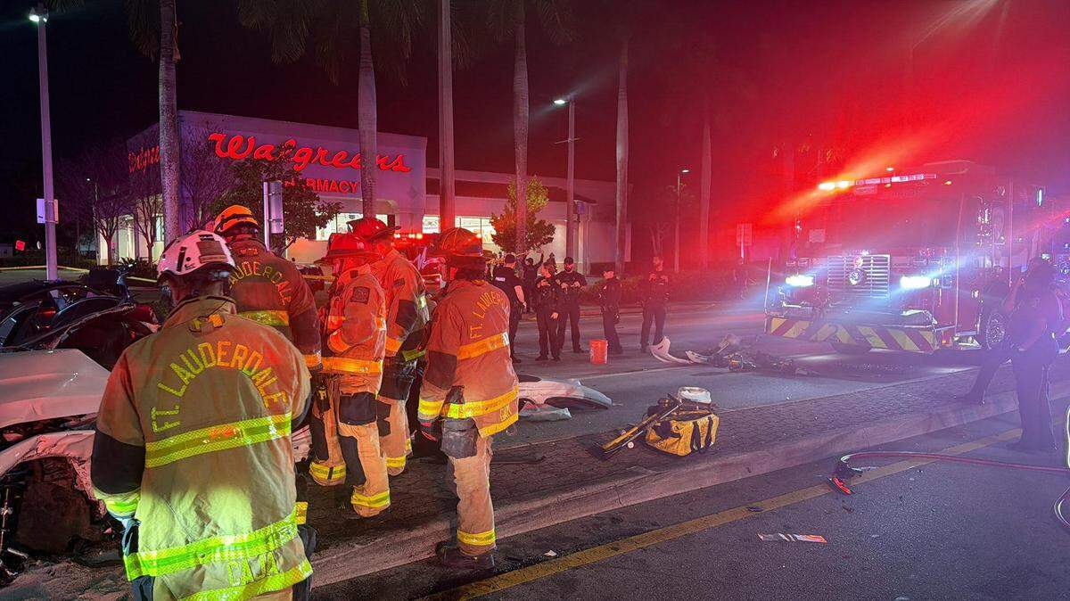 Fort Lauderdale Fire Rescue crews at a major crash that shut down both directions of Broeward Boulevard at Northwest Seventh Avenue.