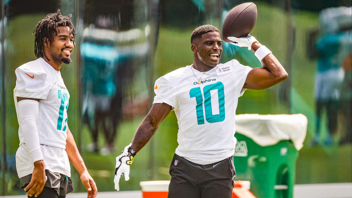 Tyreek Hill, Ja’Marr Chase in attendance at Chad Ochocinco’s “Wideout Workshop”