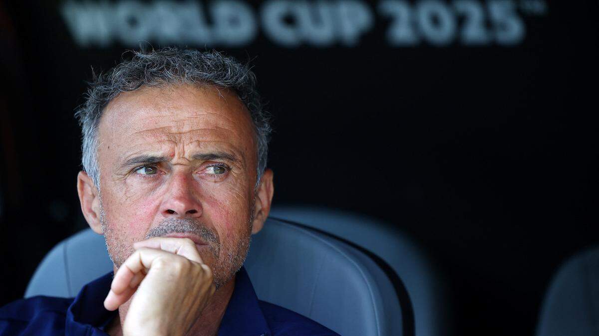 [Subscription Customers Only] Jun 23, 2025; Seattle, Washington, USA; Paris St Germain coach Luis Enrique before the match during a group stage match of the 2025 FIFA Club World Cup at Lumen Field. Mandatory Credit: Agustin Marcarian-Reuters via Imagn Images