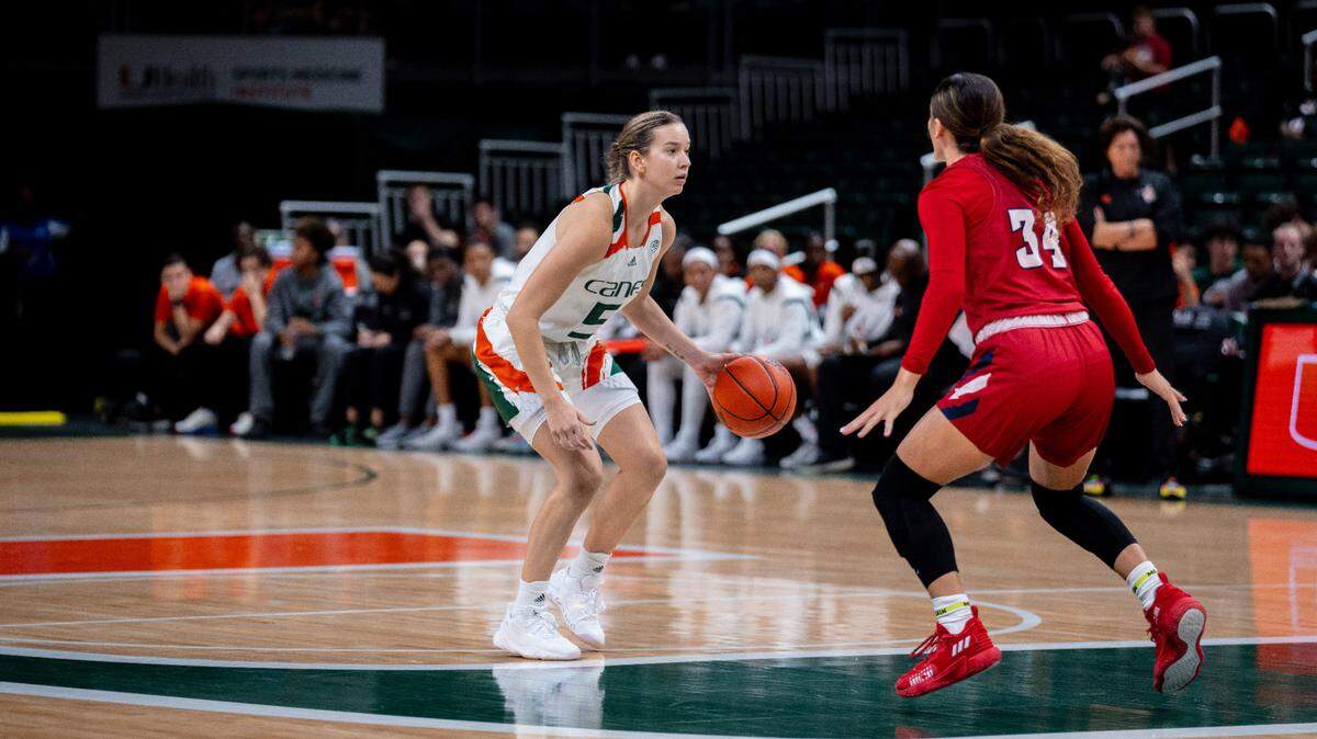 Guard Karla Erjavec (11 points) was one of 10 University of Miami players who scored in a 75-42 home win over Florida Atlantic University on Nov. 16, 2022.