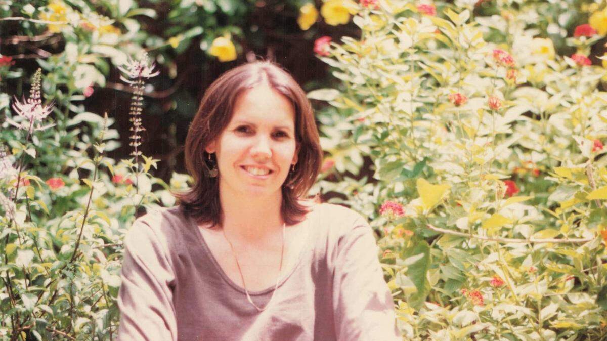 Janet Acosta smiles in an undated photo. Acosta, a Miami Herald employee of 25 years, was carjacked and murdered on April 25, 2000.