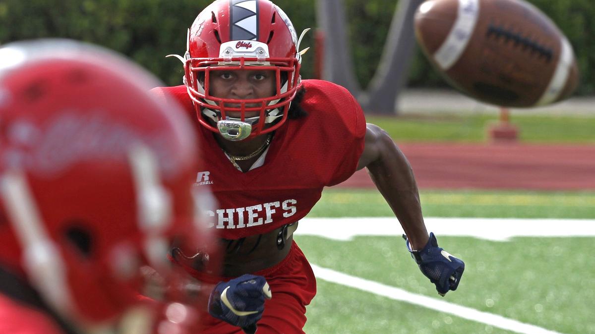 Running back Vincent Davis sprints during drills at Cardinal Gibbons High School in Fort Lauderdale on Monday, October 8, 2018.