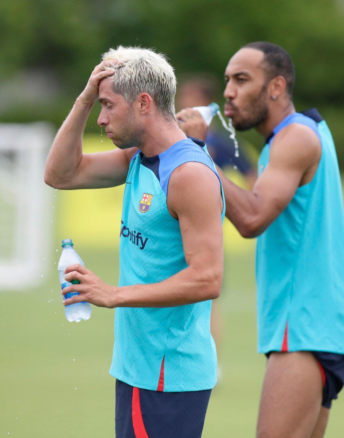 FC Barcelona defender/midfielder Sergi Roberto takes a break during the team training session at Inter Miami training facility on Sunday, July 17, 2022 in Fort Lauderdale. Andrew Uloza / for THE MIAMI HERALD