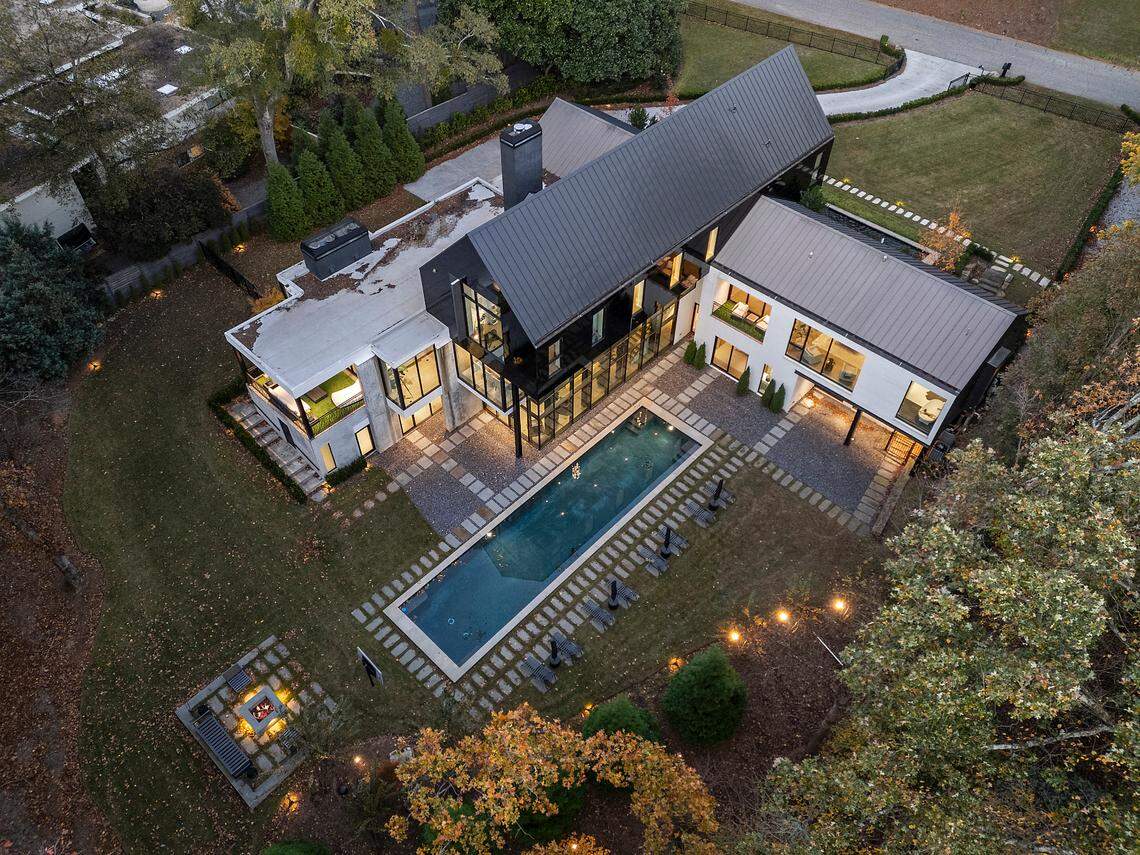A $5.6 million Buckhead estate in Atlanta has modern design, koi ponds and a dramatic interior: a true architectural masterpiece.