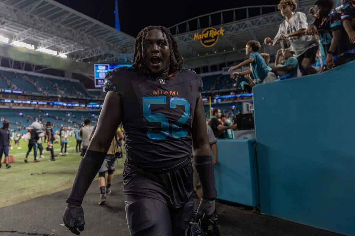 Miami Dolphins offensive tackle Patrick Paul (52) walks off the field after his team’s 27-21 victory over the New York Jets in an NFL game at Hard Rock Stadium on Monday, Sept. 29, 2025, in Miami Gardens, Fla.