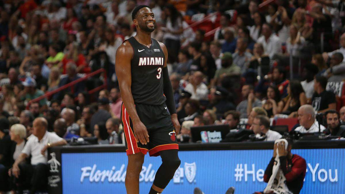 Dwyane Wade fue el mejor del Heat ante los Hornets en el primer juego de la temporada  en el American Airlines Arena de Miami, el  20 de octubre de 2018.