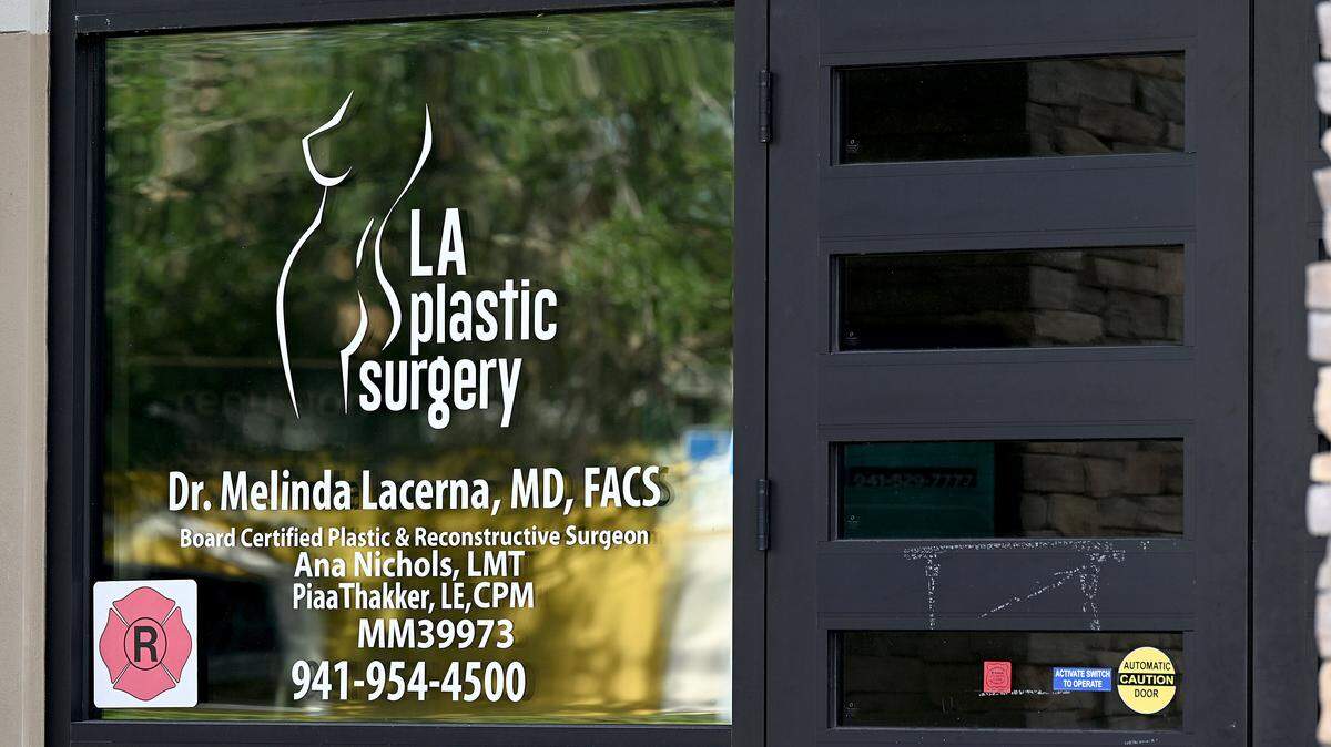 LA Plastic Surgery: The Skin Plasma Center at 5301 4th Avenue Circle East, Bradenton, FL  on Nov. 11, 2025.
