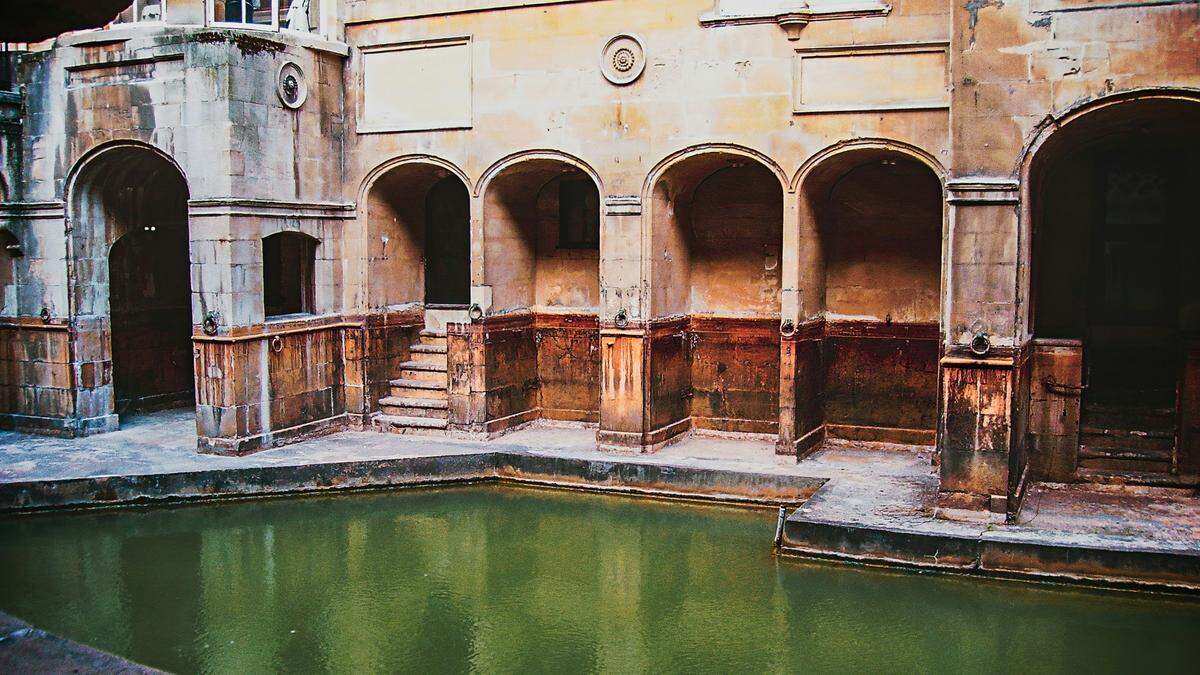 Microbes found in the hot spring water have antimicrobial properties, meaning they could fight some infections as legends said.