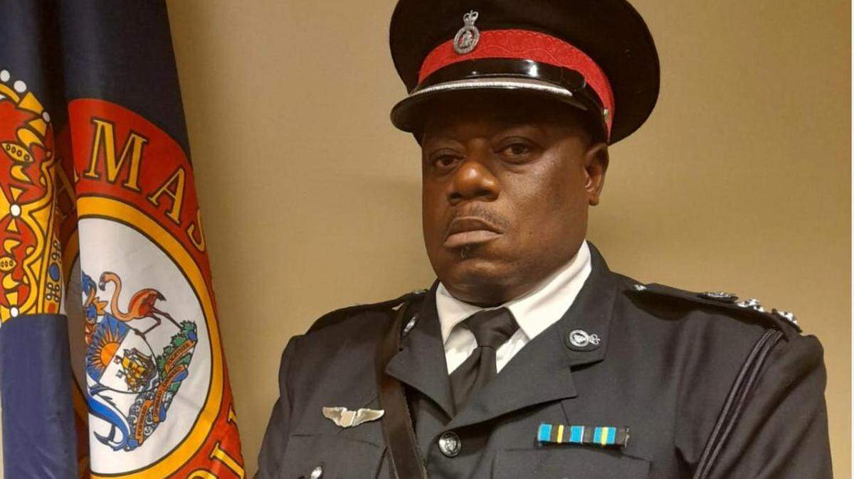 El subdirector de la Policía bahamense Elvis Curtis.