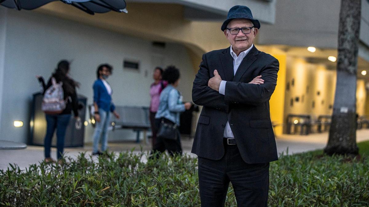 FIU’s President Mark Rosenberg suddenly resigns, leaving questions | Editorial