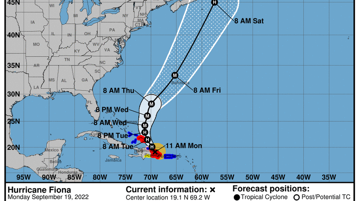 Fiona cruzó República Dominicana el lunes por la mañana tras devastar Puerto Rico con fuertes vientos y lluvias el fin de semana.