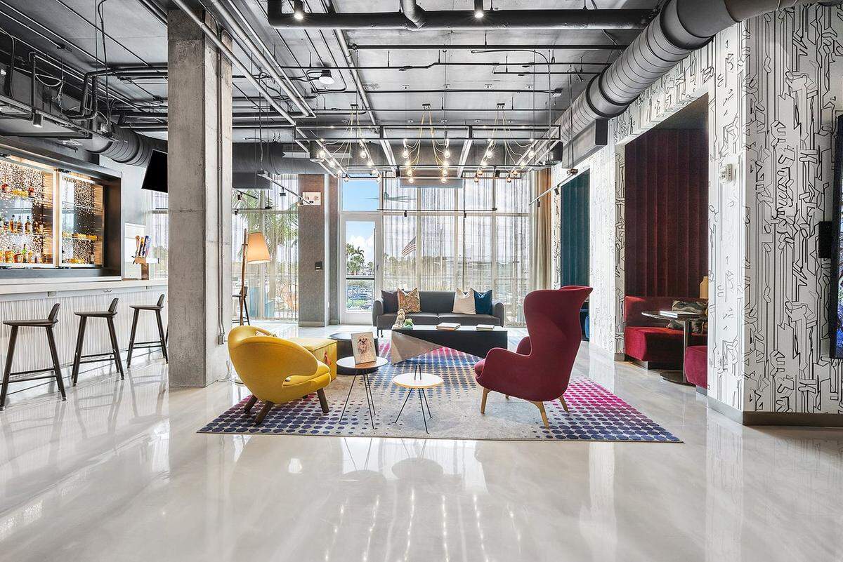 Lobby of Aloft Ft. Lauderdale Airport