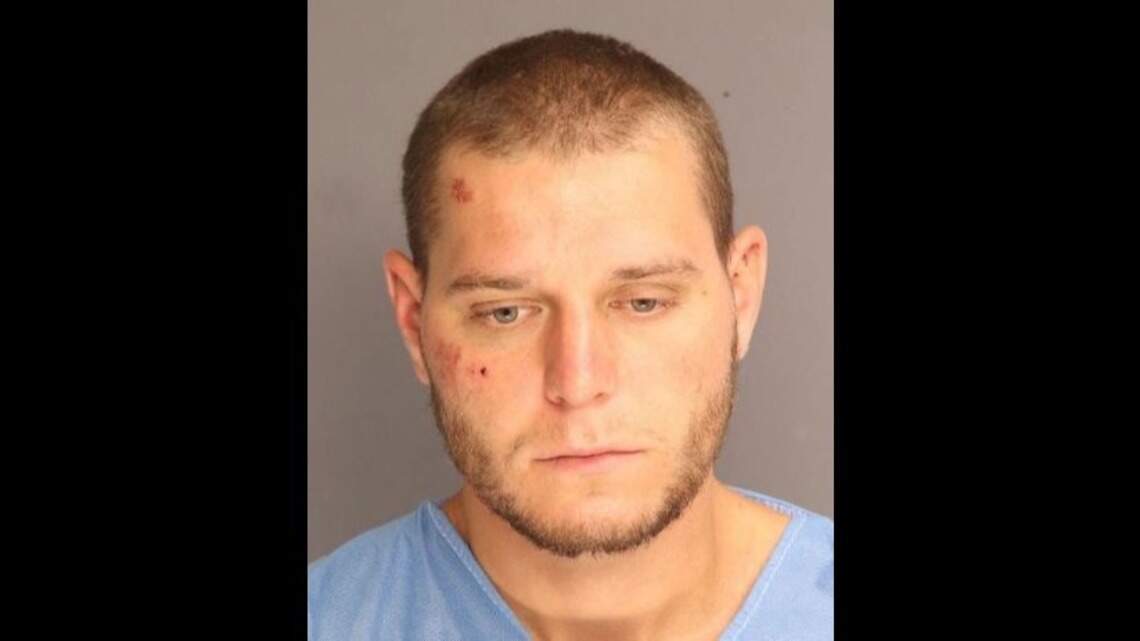 Unruly passenger disrupts United Express flight to Newark NJ | Miami Herald