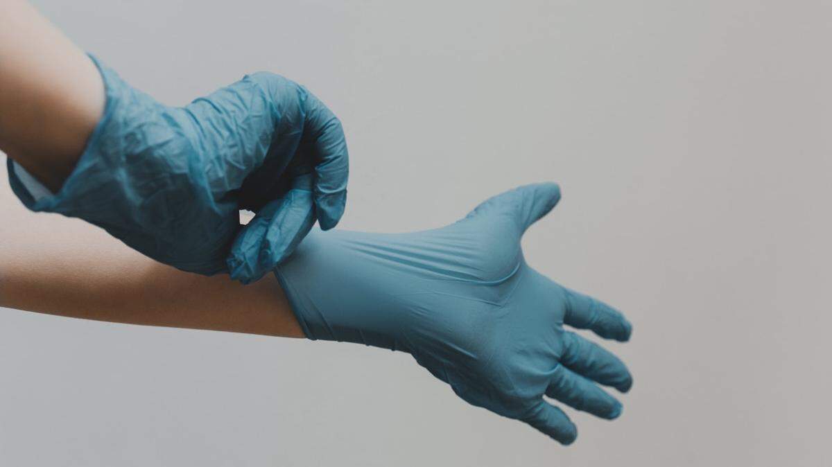 How do doctors treat long COVID patients? When should people seek care after COVID-19 infection symptoms last? What experts say about it.