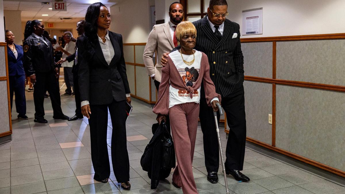 Liberty City man shot by Miami police has felony charge dropped, prosecutors say