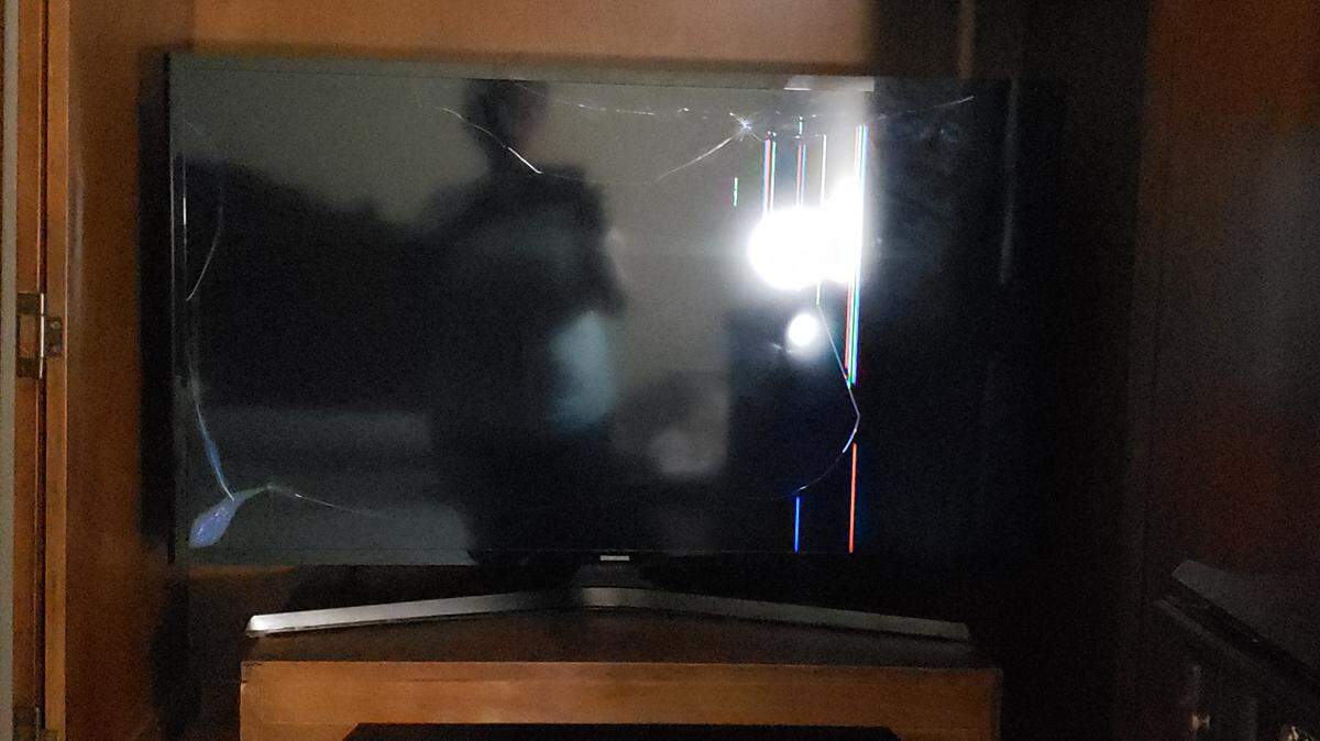 Phyllis Dixon said All Time Moving cracked the screen of her flat-screen TV.