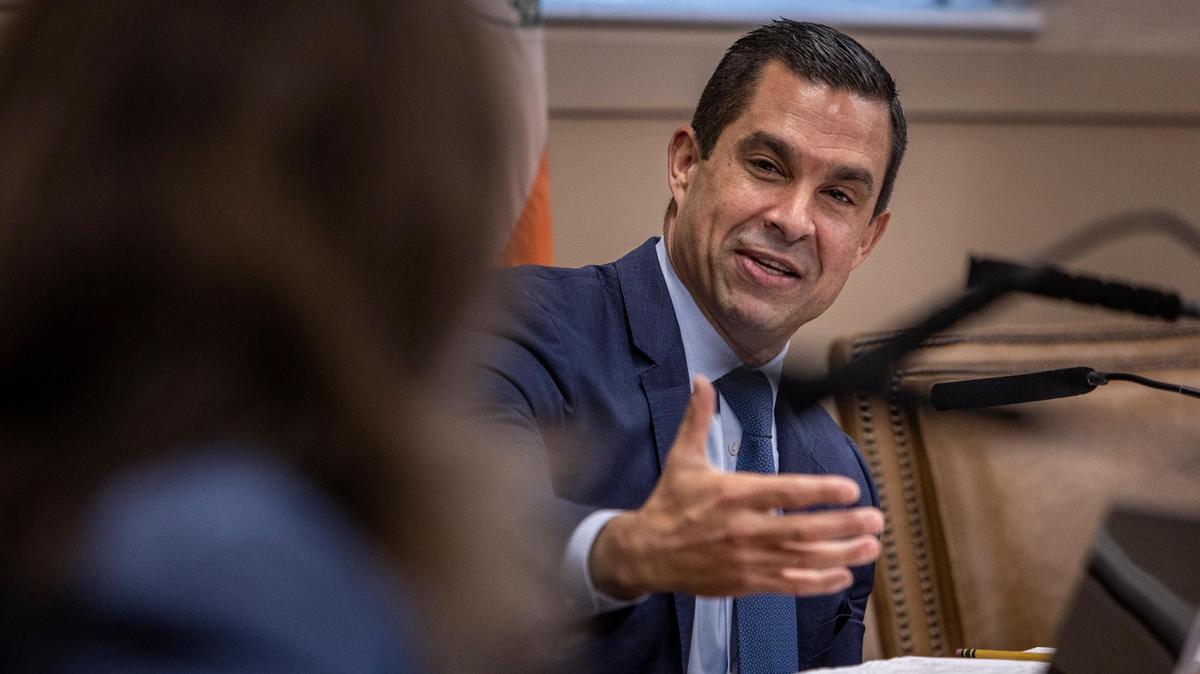 How a developer pushing a luxury Coral Gables high rise became a tenant of the mayor