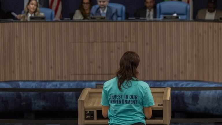 Late-night buses cut in Miami-Dade’s new $14B budget. A fare hike may save them