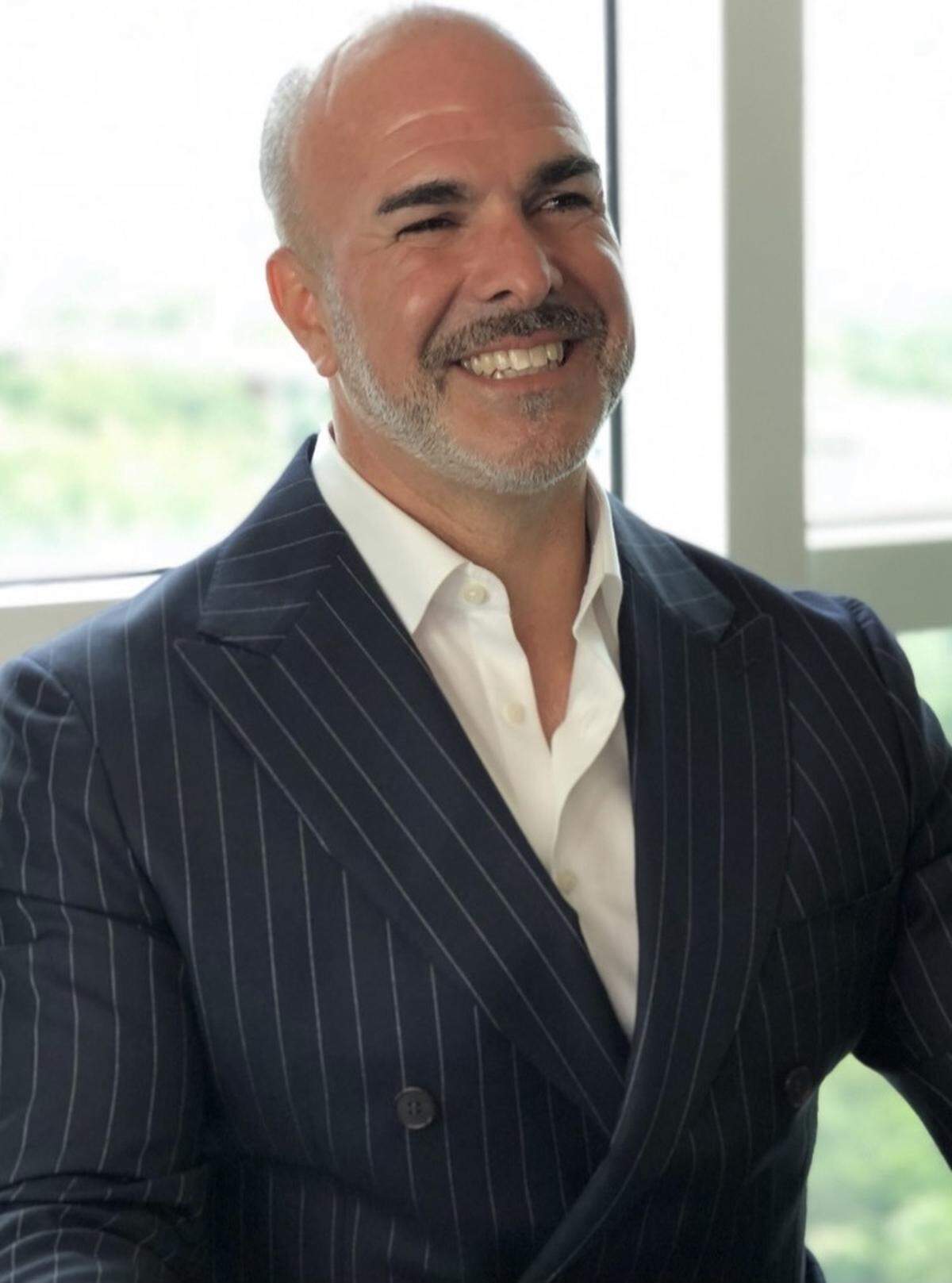 Gus Manessis, candidato a la alcaldía de Miami Beach