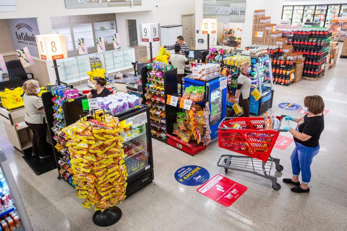People shopping at a Sedano’s in South Florida.