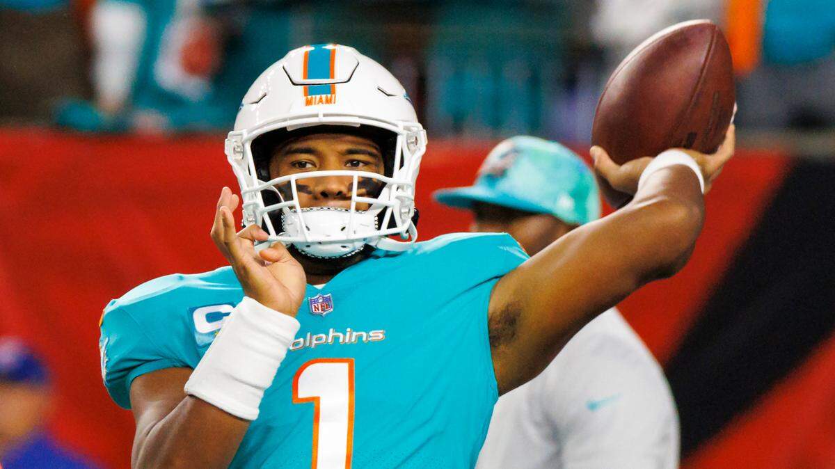 Miami Dolphins quarterback Tua Tagovailoa sets up to pass during pregame warmups before the start of an NFL football game against the Cincinnati Bengals at Paycor Stadium on Thursday, September 29, 2022 in Cincinnati, Ohio.