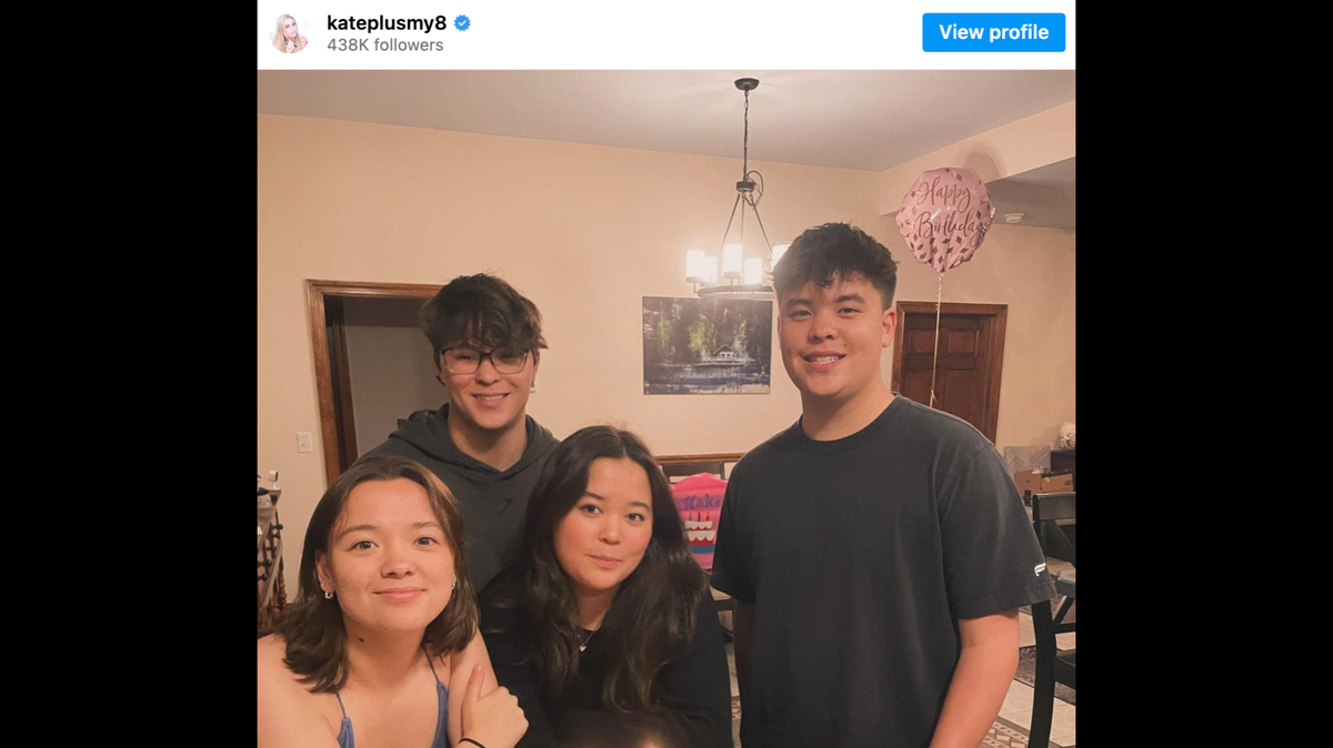 The Gosselins have dealt with family drama for years, and this new picture shows not much has been fixed.