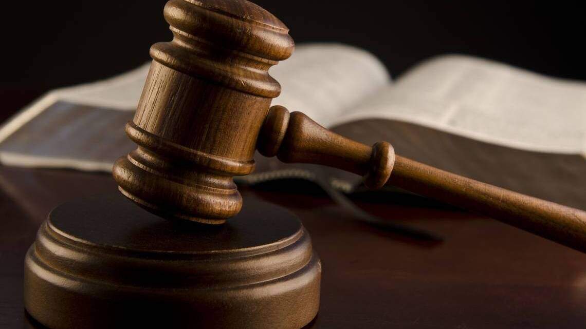 Autoridades desmantelan equipo de madre e hijo de Homestead que dirigían un minibanco de $37 millones desde su casa