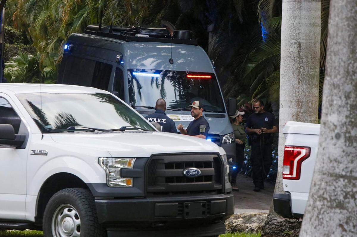 Federal agents outside the two Star Island mansions of Sean ‘Diddy’ Combs on Monday, March 25, 2024, in Miami Beach, Florida. Federal agents raided his two Miami Beach mansions, along with raiding his home in Los Angeles. The raids follow a suit by his ex producer alleging Diddy was engaged in a ‘widespread and dangerous criminal sex trafficking organization