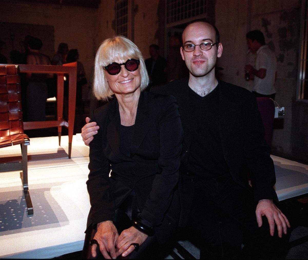 Fashion icon and designer Barbara Hulanicki poses with her son, Witold Fitz-Simon, at Miami’s Ice Palace studios in 1999.