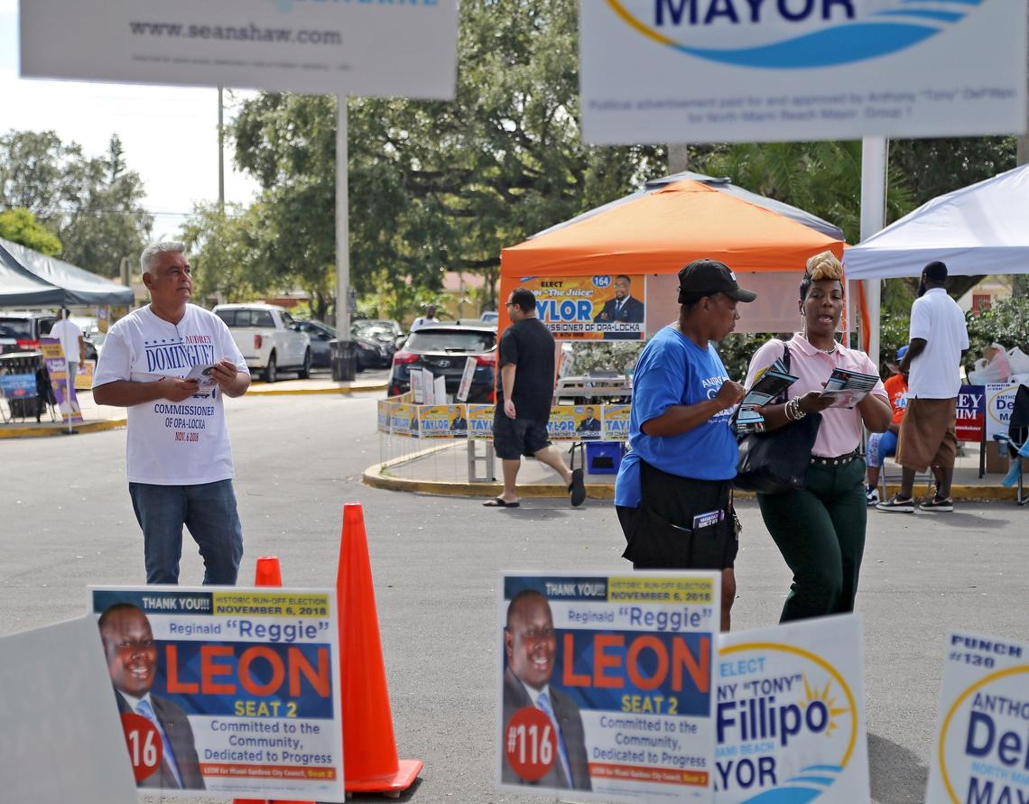 Early voters at the North Dade Regional Library on Wednesday, Oct. 31, 2018.