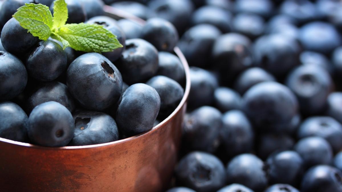 Eating healthy foods like blueberries, which are rich in antioxidants that fight cancer, can help prevent cancer.