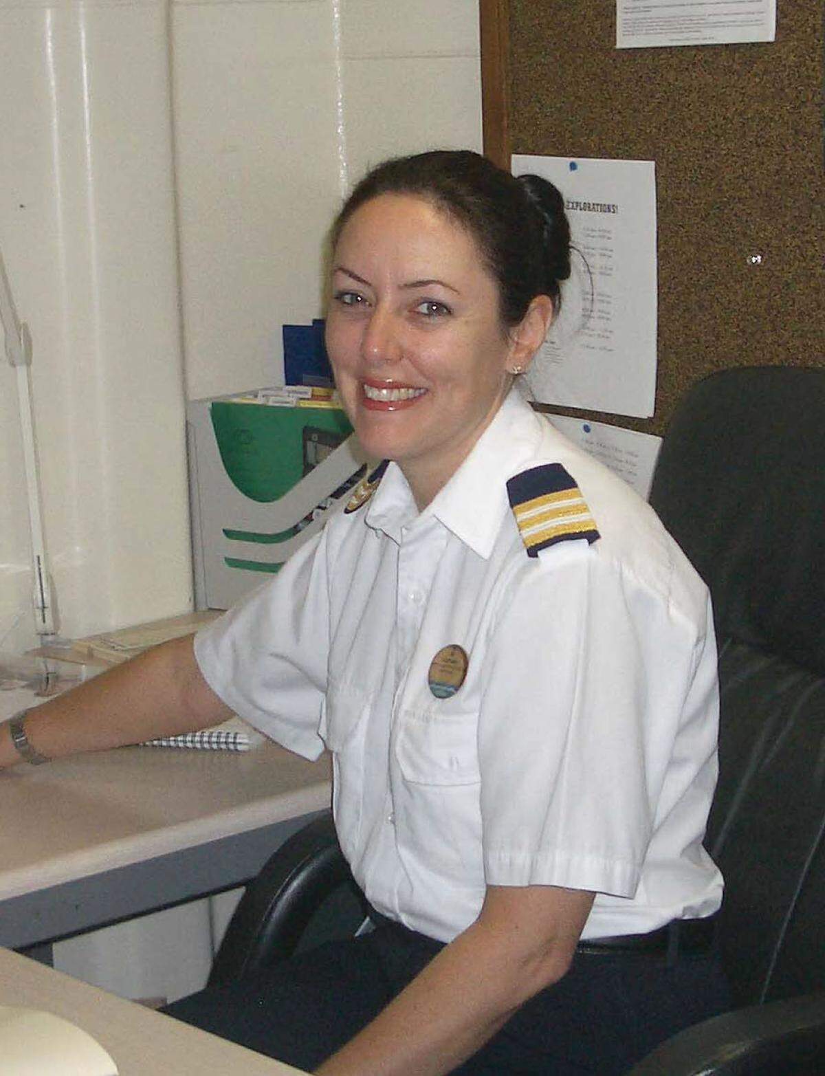 Lisa Spearman, a former marketing and revenue manager on Royal Caribbean International's Voyager of the Seas. Spearman's right hand was crushed by a sliding watertight door on the ship in 2008.