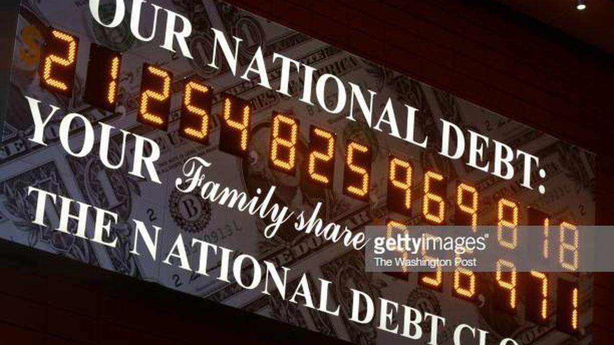 The National Debt Clock in Manhattan, New York, in September 2018. Since then, the national debt has exceeded $22 trillon. 