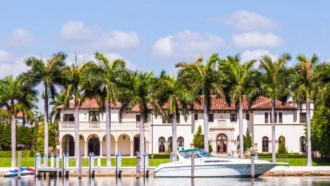 An increasing number of wealthy Americans are leaving high-tax states for Florida.