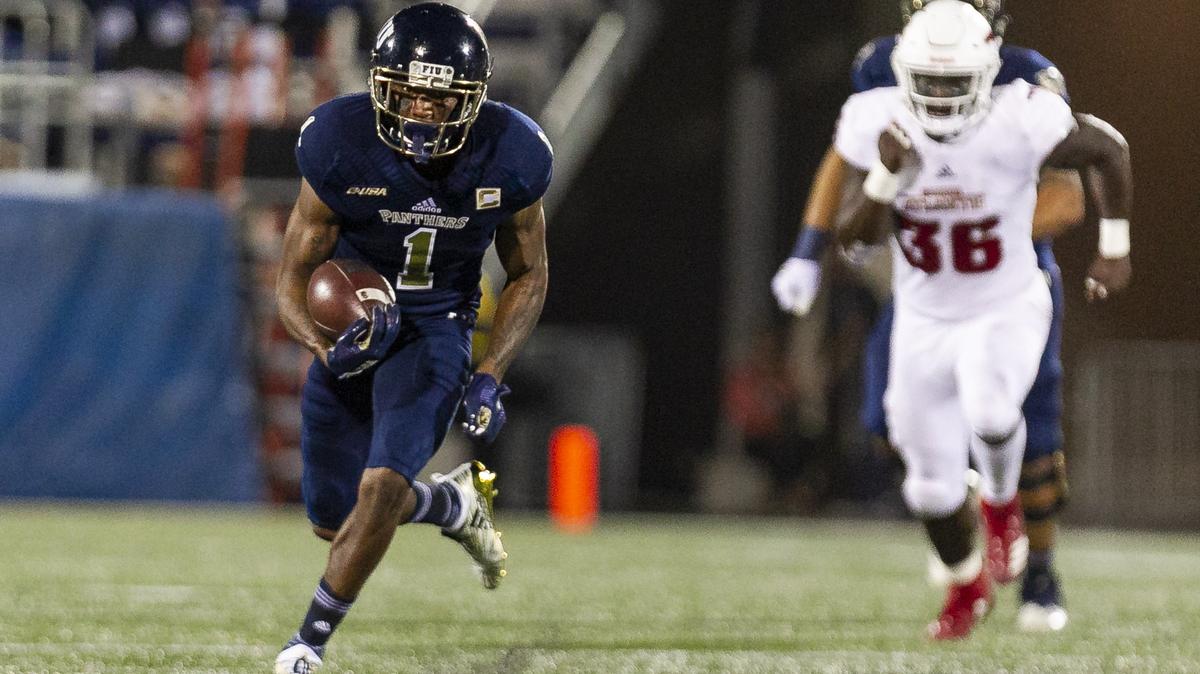FIU receiver Maurice Alexander (1) runs with the ball in the second quarter Saturday, Nov. 3, 2018. FAU defeated FIU 49 to 14.