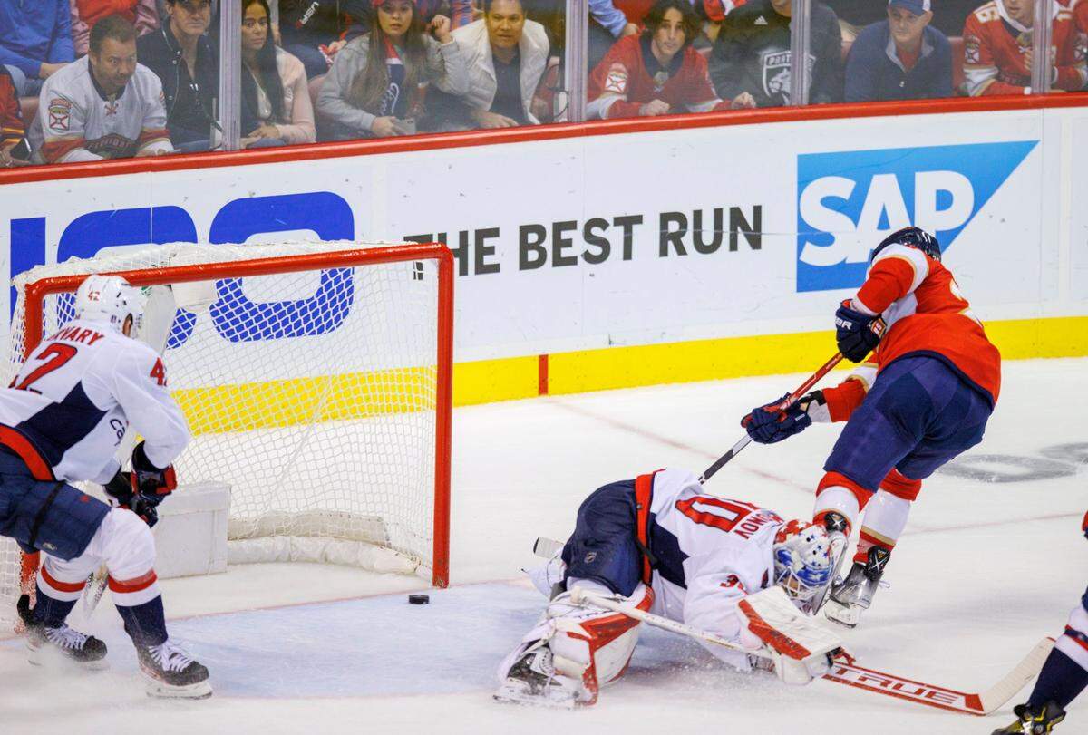Florida Panthers right wing Claude Giroux (28) scores a goal against the defense from Washington Capitals goaltender Ilya Samsonov (30) during the third period of Game 5 of a first round NHL Stanley Cup series at FLA Live Arena on Wednesday, May 11, 2022 in Sunrise, Fl.