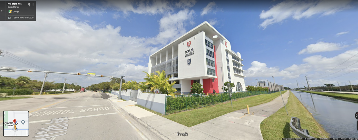Doral Academy of Technology se encuentra dentro del campus de la Doral Academy Preparatory School.