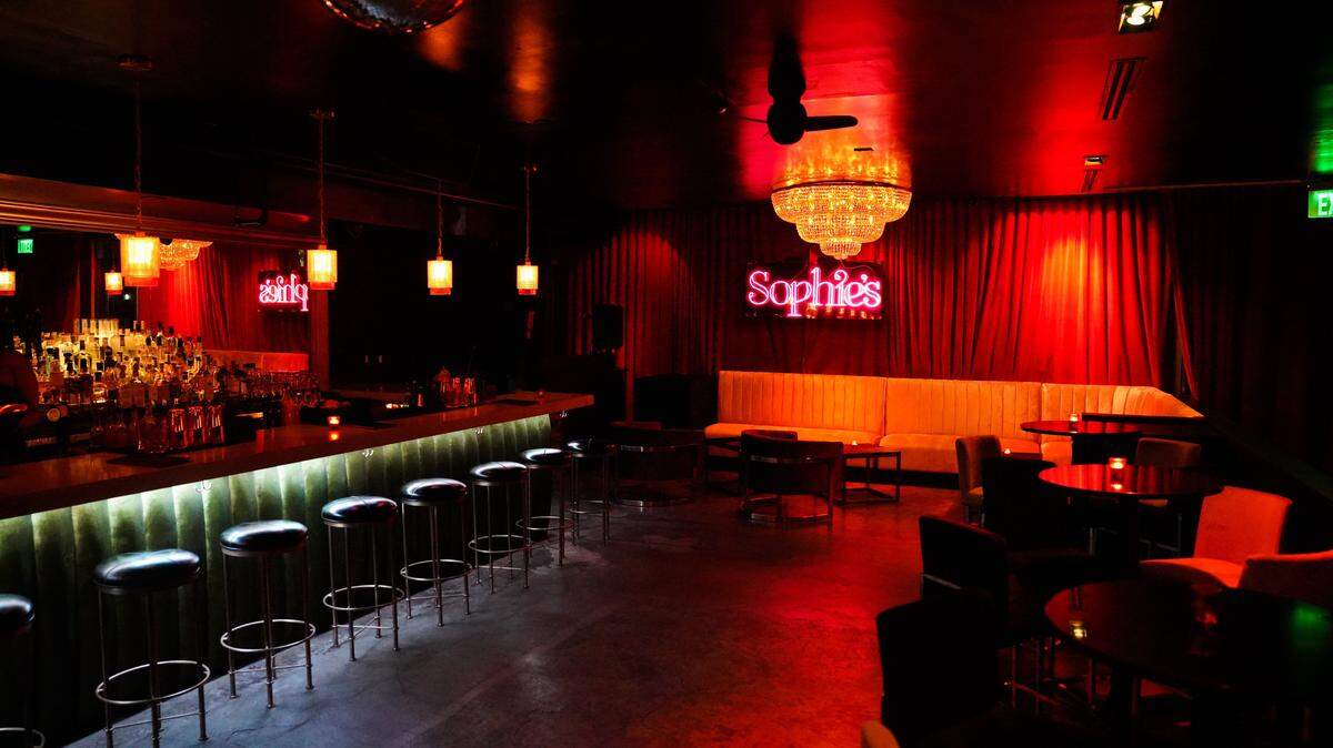 This new lounge in the former Radio Bar space channels old school South Beach glamour.