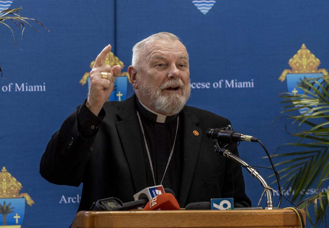 El arzobispo Thomas Wenski se dirige al tema de la abrupta cancelación de un contrato federal de $11 millones con Catholic Charities, además del impacto inmediato y a largo plazo en los servicios para menores no acompañados y la misión humanitaria más amplia de la Arquidiócesis.