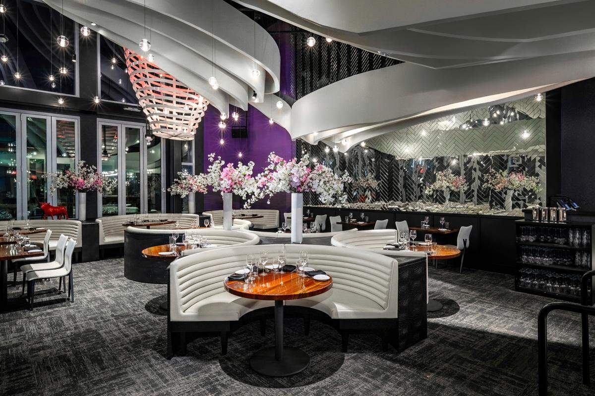 The dining room at STK Steakhouse in Aventura.