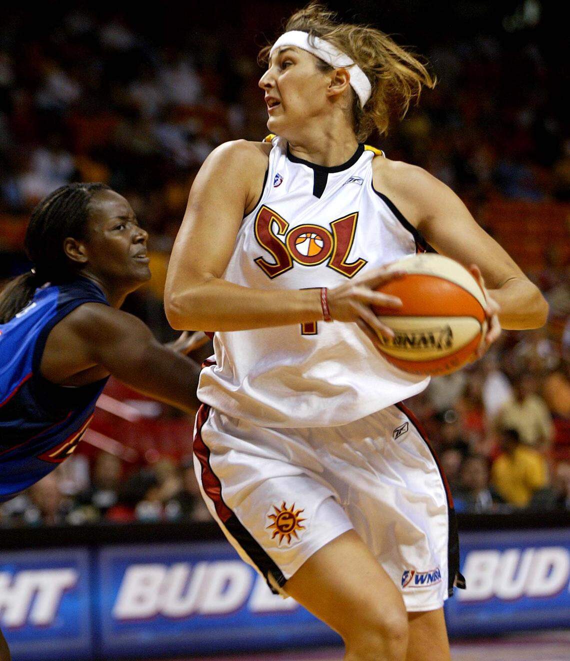 -In 2002, the Miami Sol’s Ruth Riley under the basket.