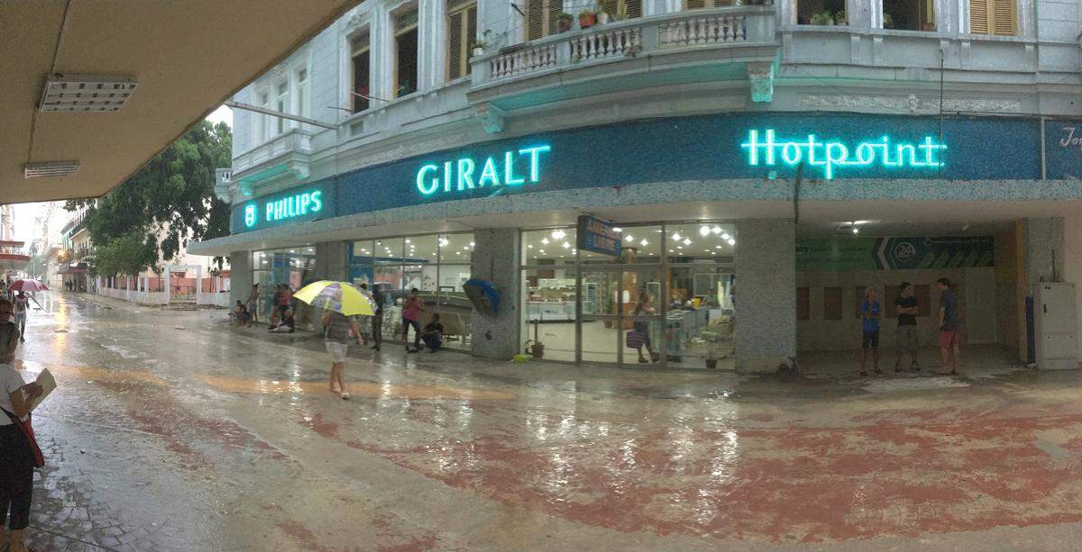 Old neon advertising signs are once again illuminated as part of Habana Light Neon + Signs’ project to restore signage that went dark after the Cuban Revolution.